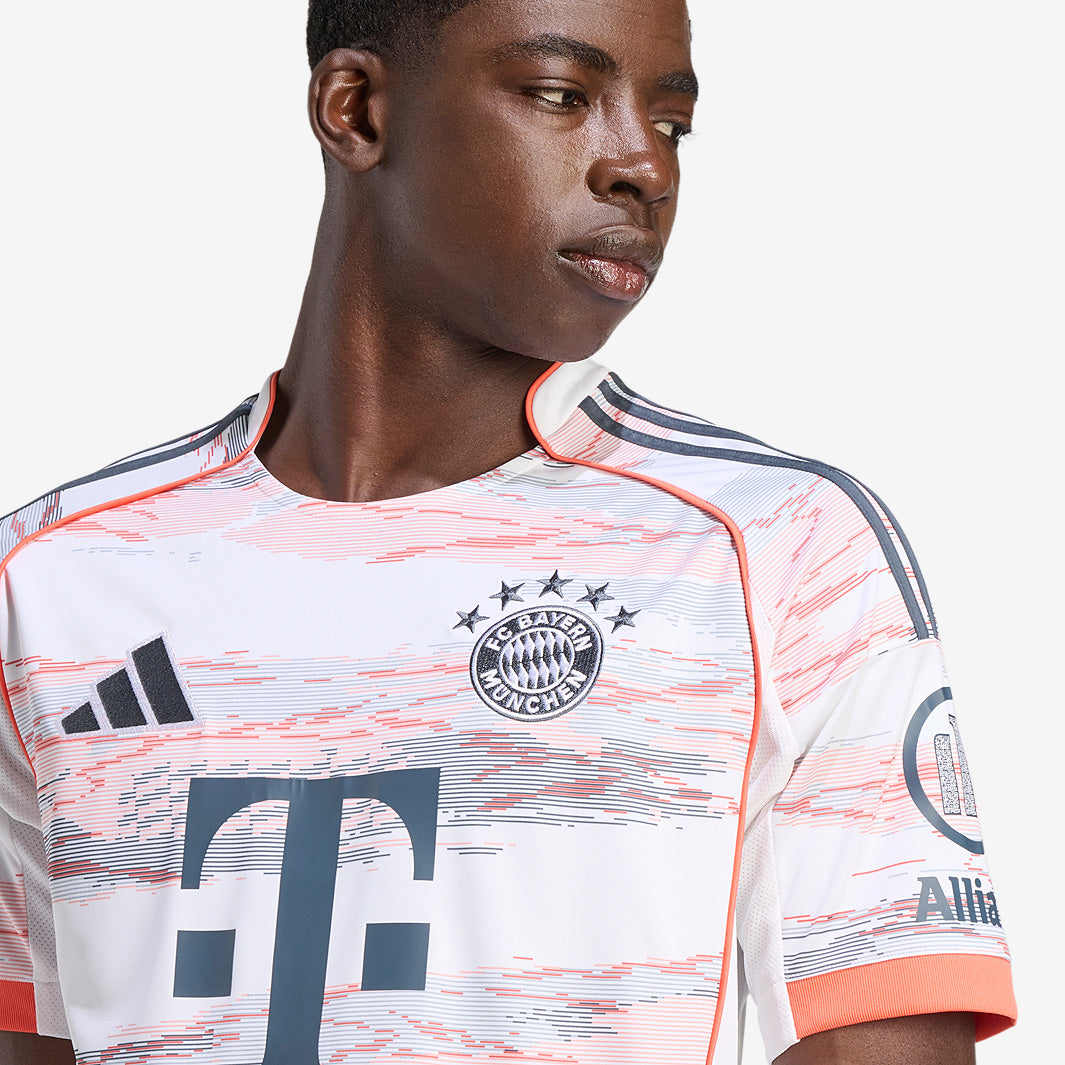 adidas Bayern Munich 25/26 Away Shirt