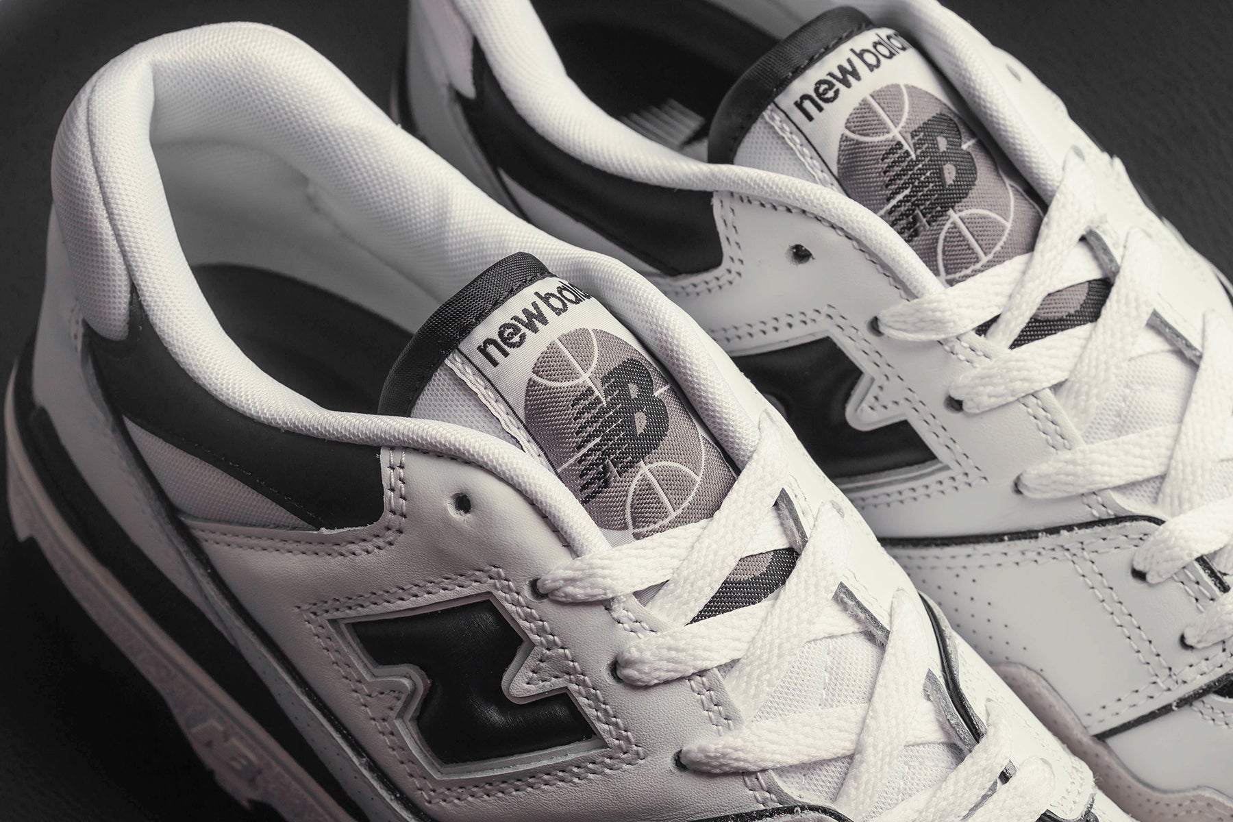 550 - White/Black